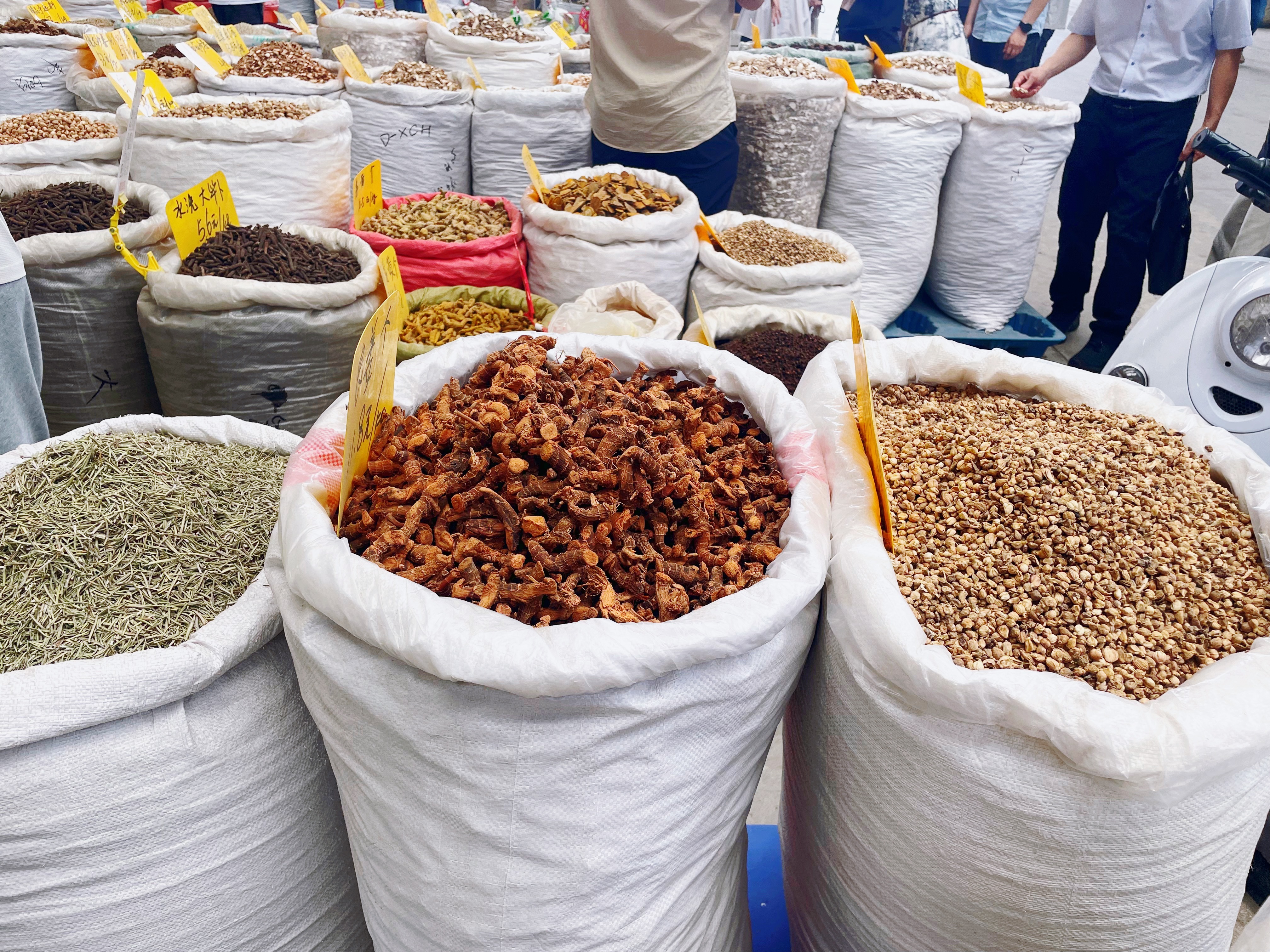 香料界的义乌在广西开局之年看中国广西玉林国际香料市场全球超过2/3的香料，在这集