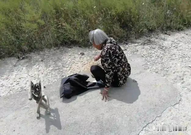 福建厦门，女儿去世，90多岁的老太跑到女婿家，哭着喊着要争女儿遗产，留给自己儿子