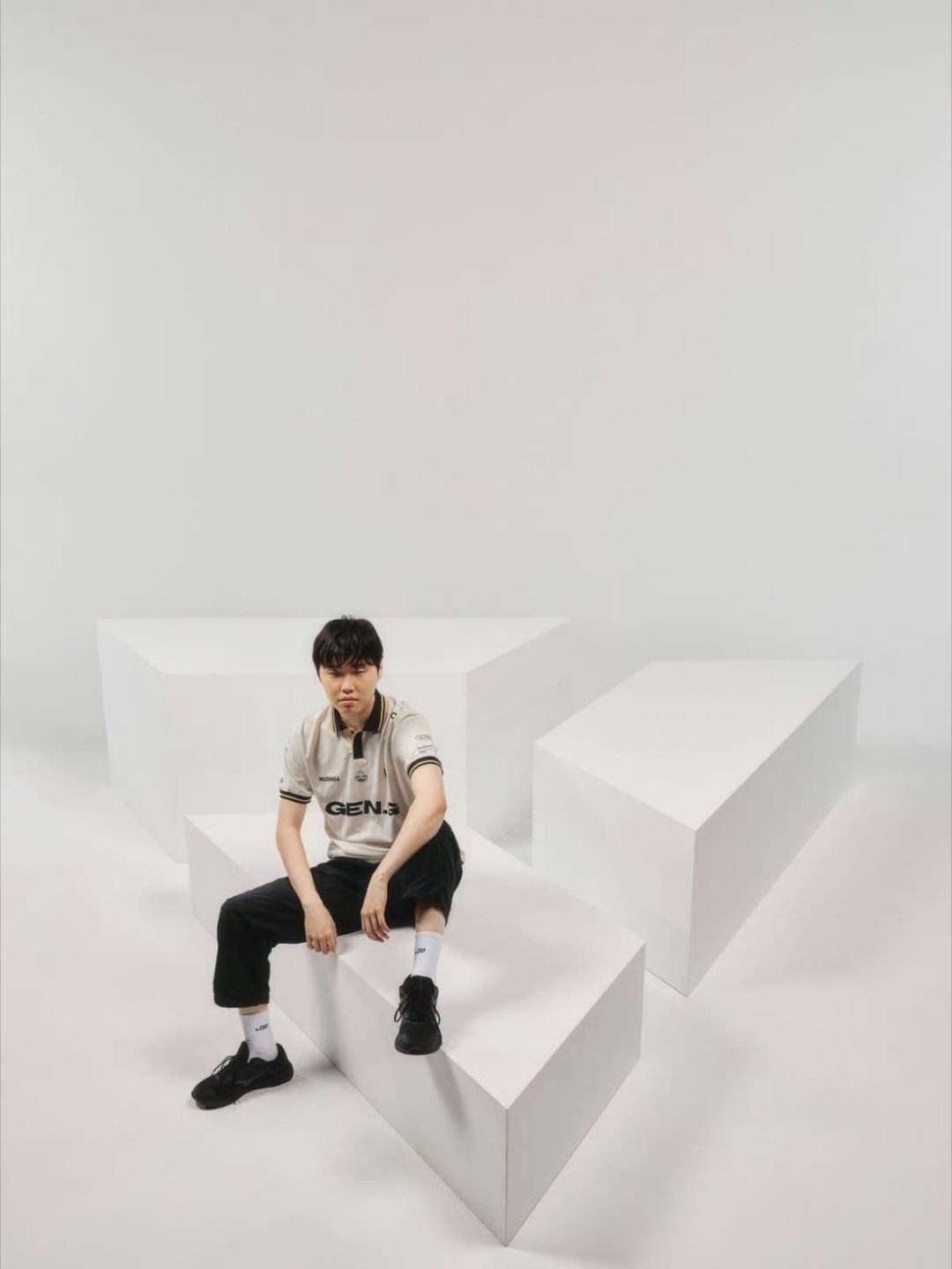 人类否？ 