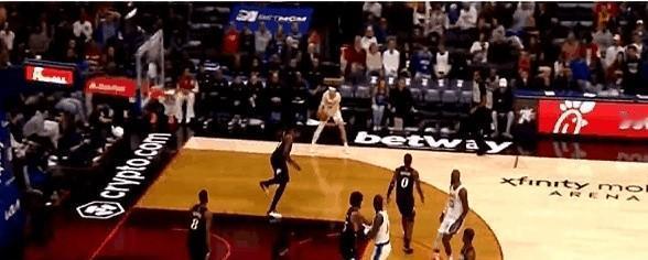 39岁，在NBA拿40分。
对手教练砸战术板喊暂停。
你看到的不是数据，是一个3