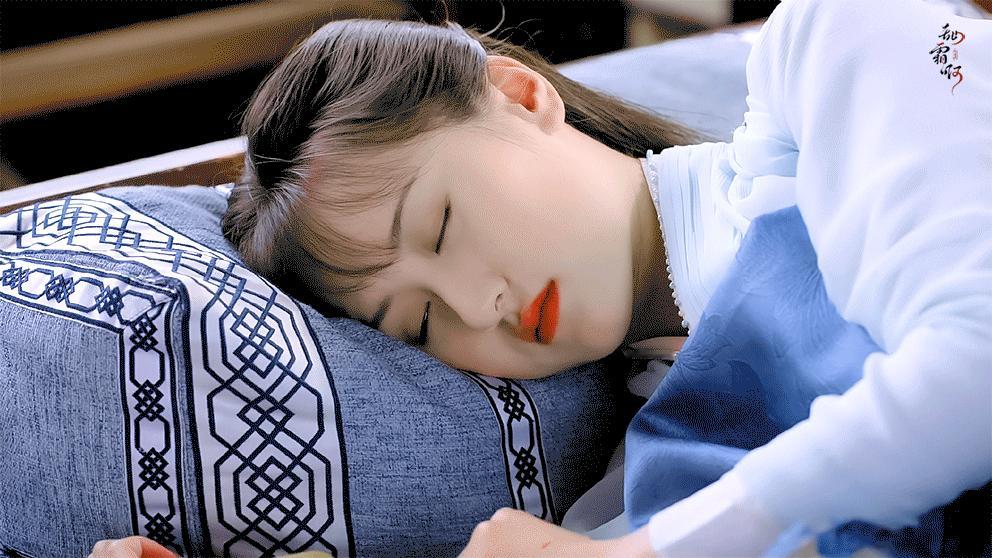 人间至甜袁冰妍 终于不用走亲戚，睡到自然醒~