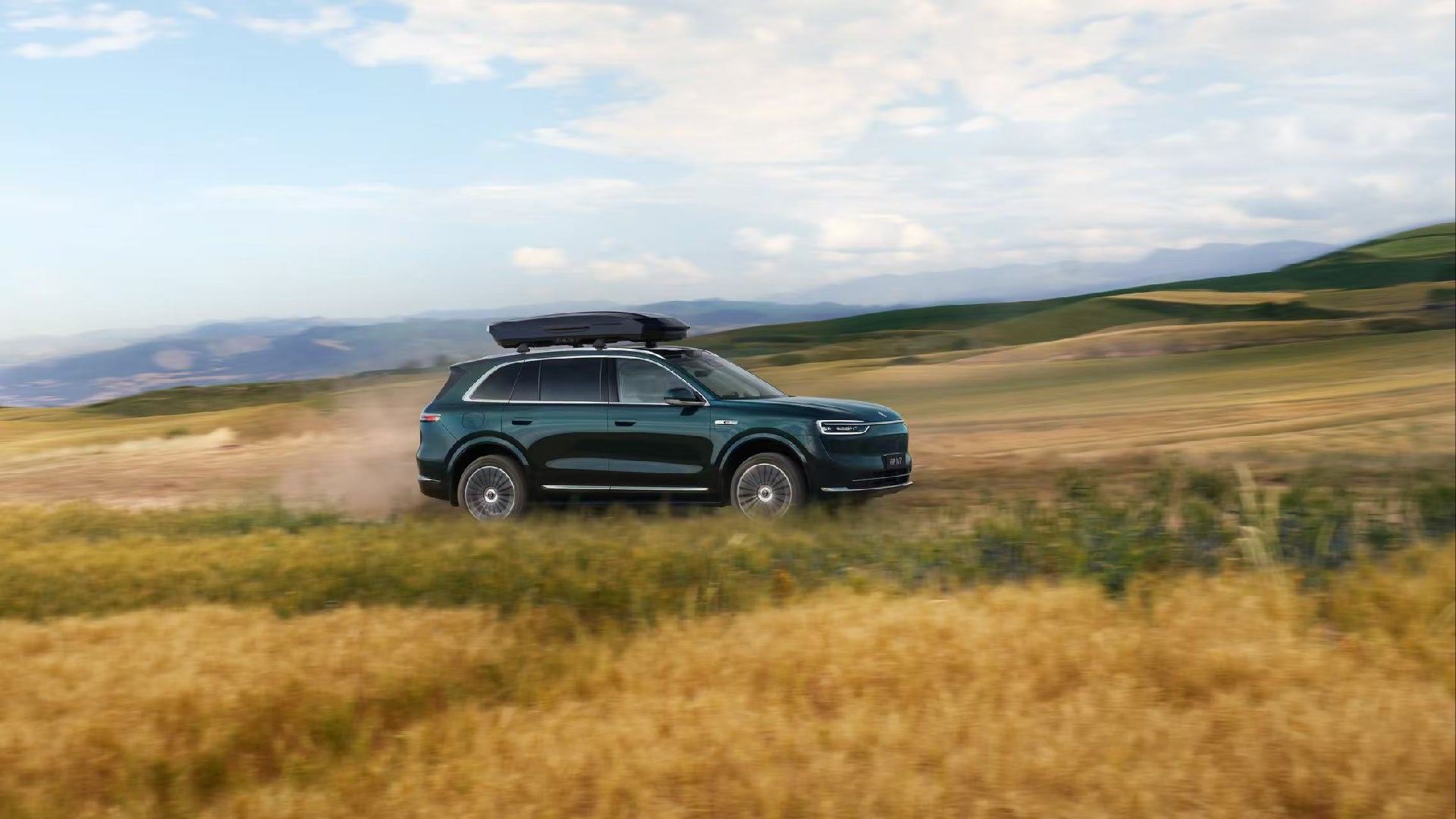 问界M7车主即将突破45万  从接送孩子的琐碎日常，到全家人说走就走的短途旅行，