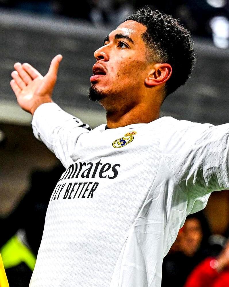 图赫尔当众称贝林厄姆是天生赢家 转头就把他摁在替补席 还放话绝不凑五个十号位
 