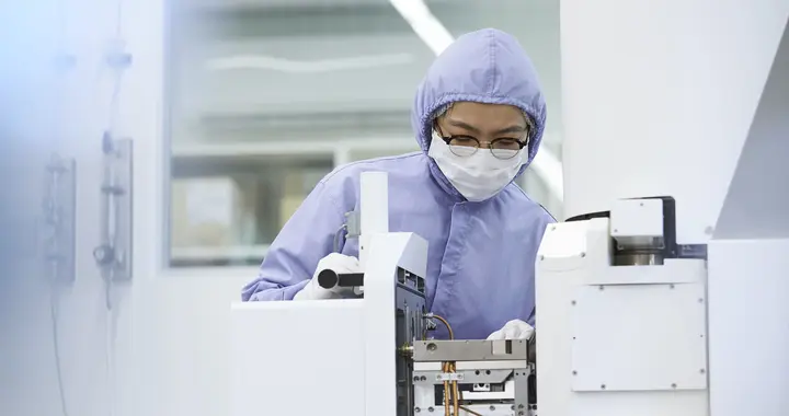 Nature重磅！11量子比特系統破解規模魔咒，保真度飆升至99.99%