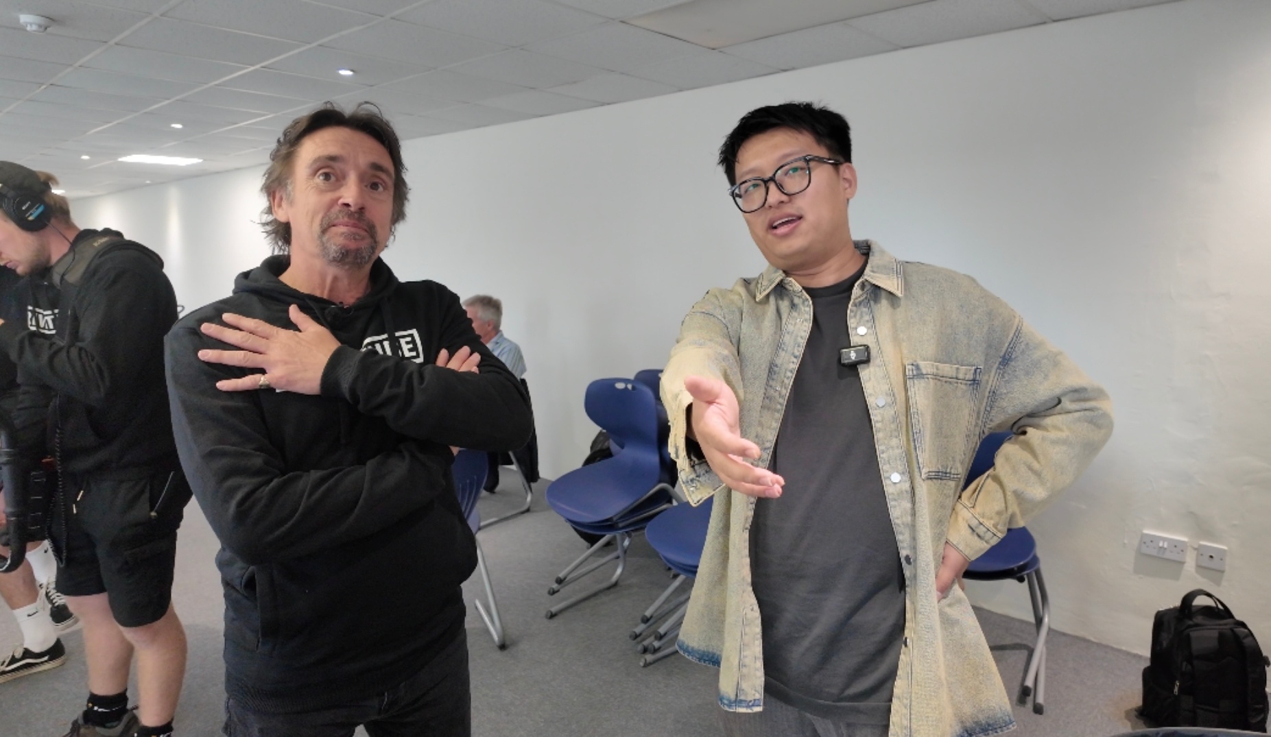 接下来的节目中，我会展现我是如何从买了一张20英镑的门票，到现场摇到Richar