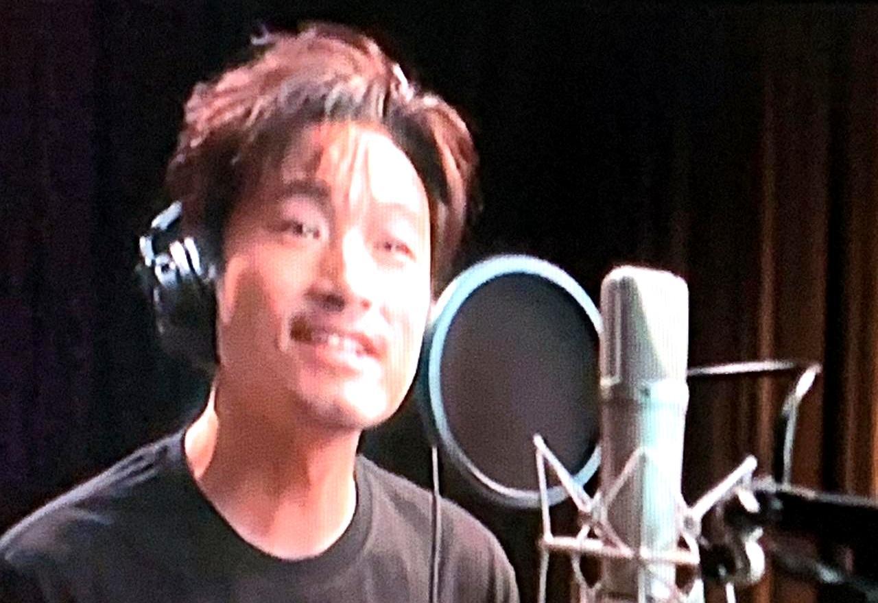 她笑着拍完最后一场雨戏，16天后，人没了。
 
朱媛媛把止痛泵缝进戏服，零下5℃