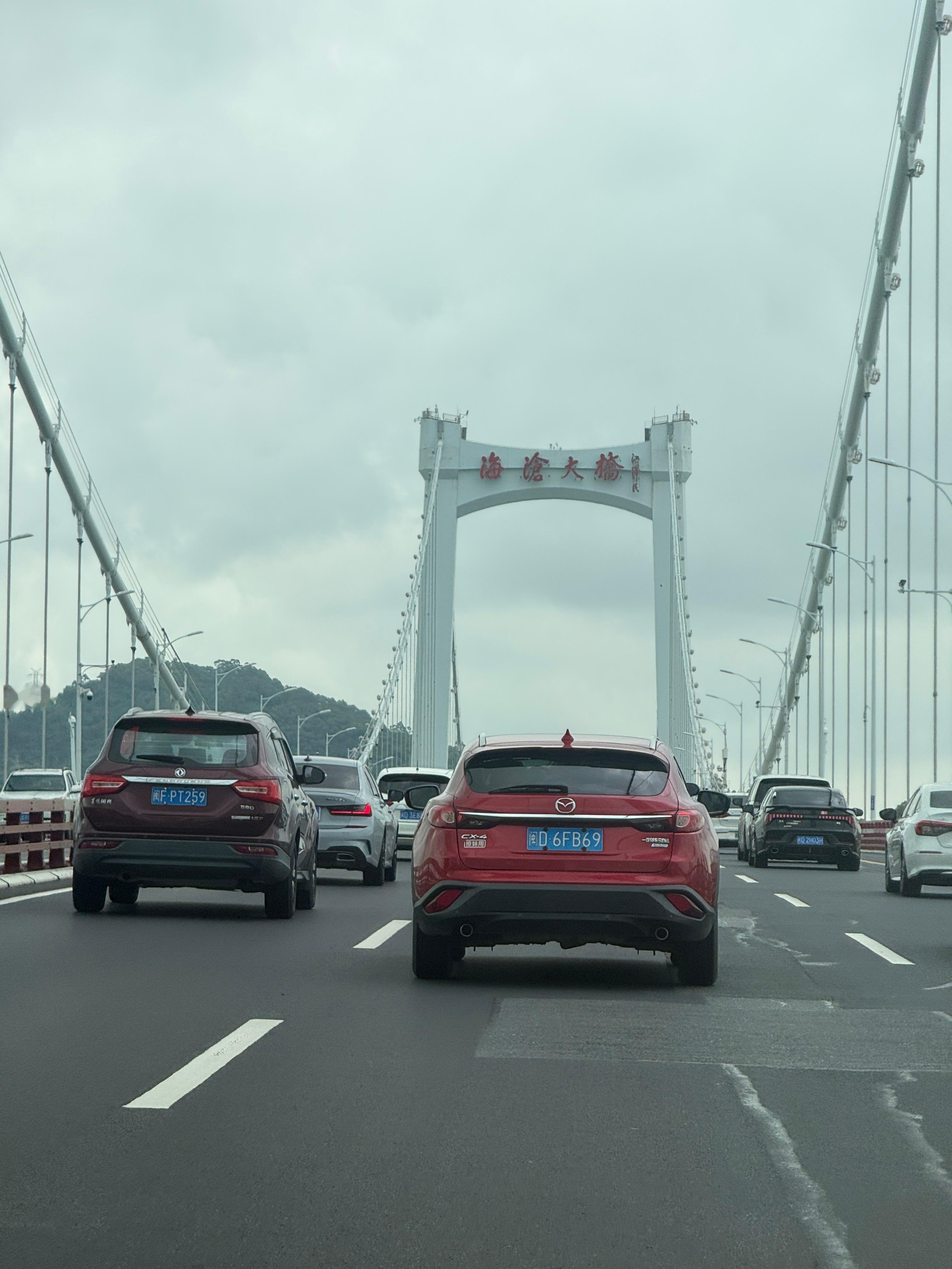 一早就被客户喊来公司了，去年卖给他的车，闲置着没开又要卖回来了，害，怪不好意思的