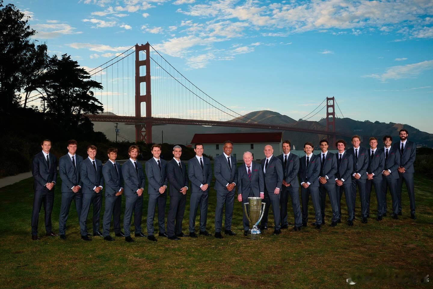 全员集结🎩ATP拉沃尔杯欧洲队与世界队已准备就绪📷图片来源：Lavercup