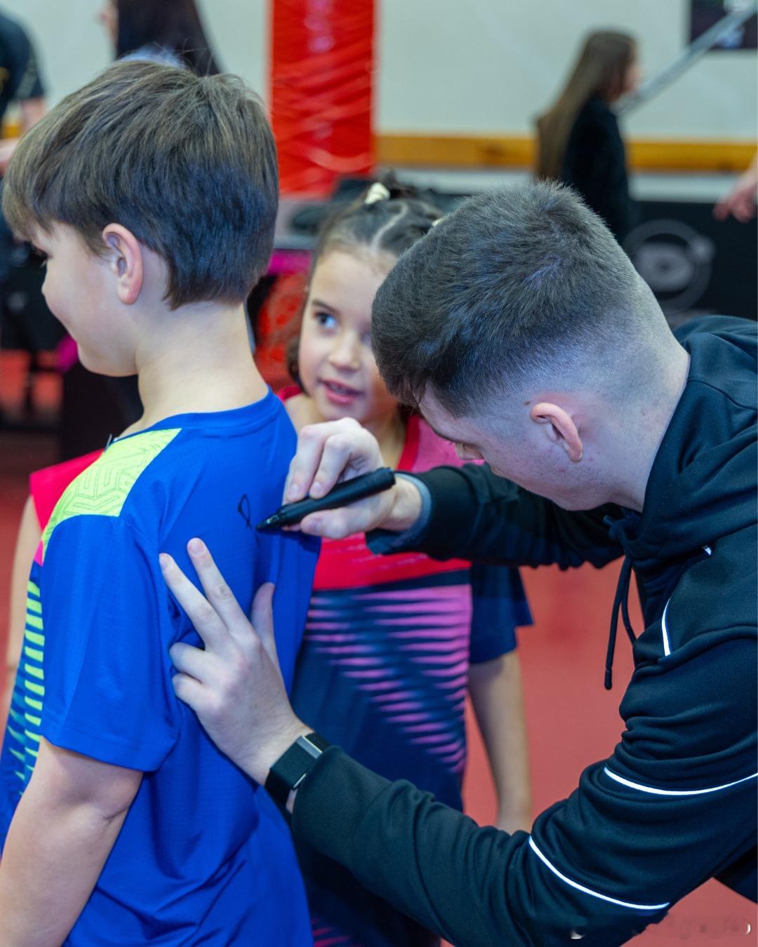 迪博·泊雷特受到Yvetot俱乐部的邀请，上周六与俱乐部的小运动员们进行交流和分