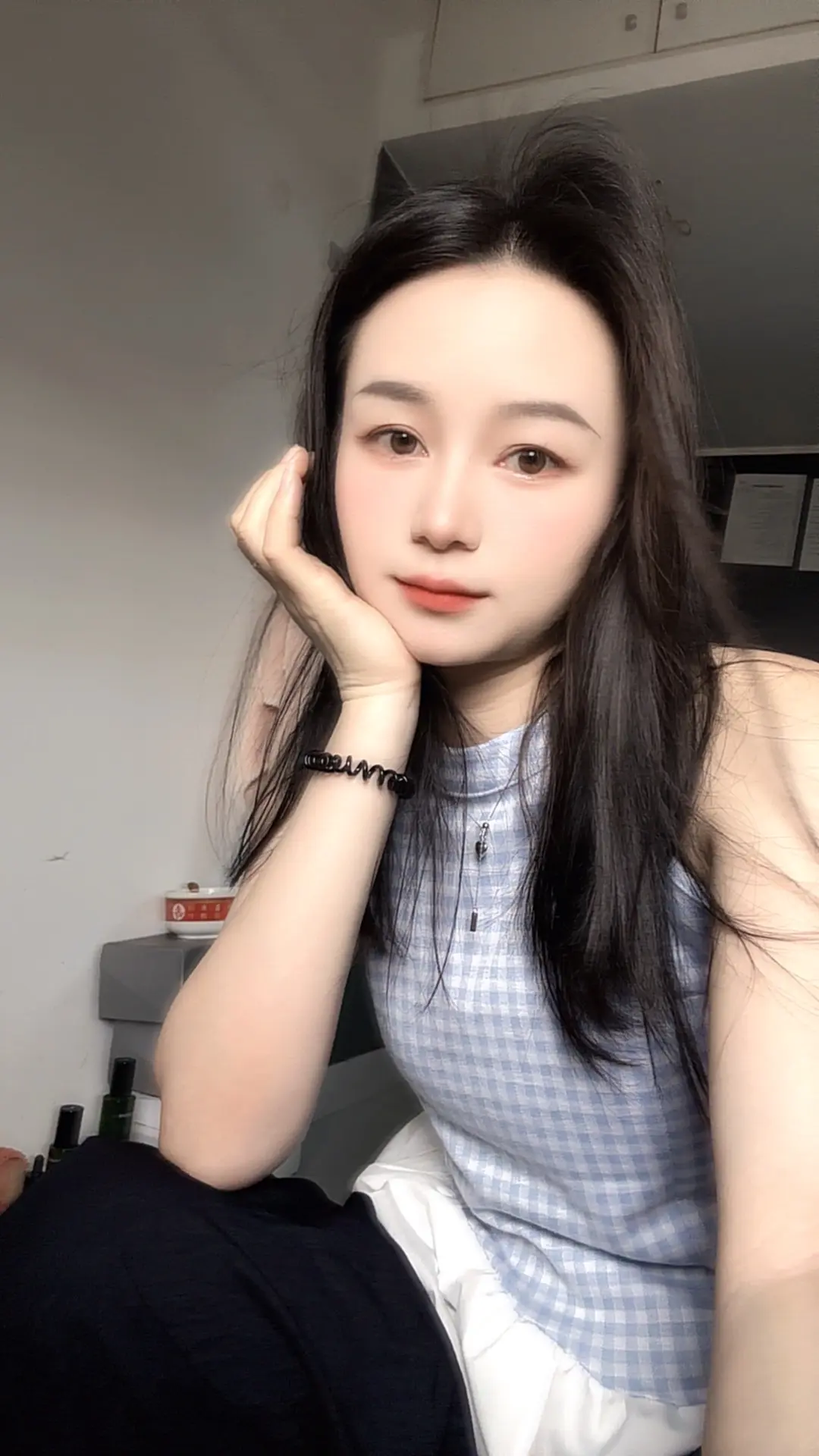 一生败在太要脸，爱钱爱得不明显