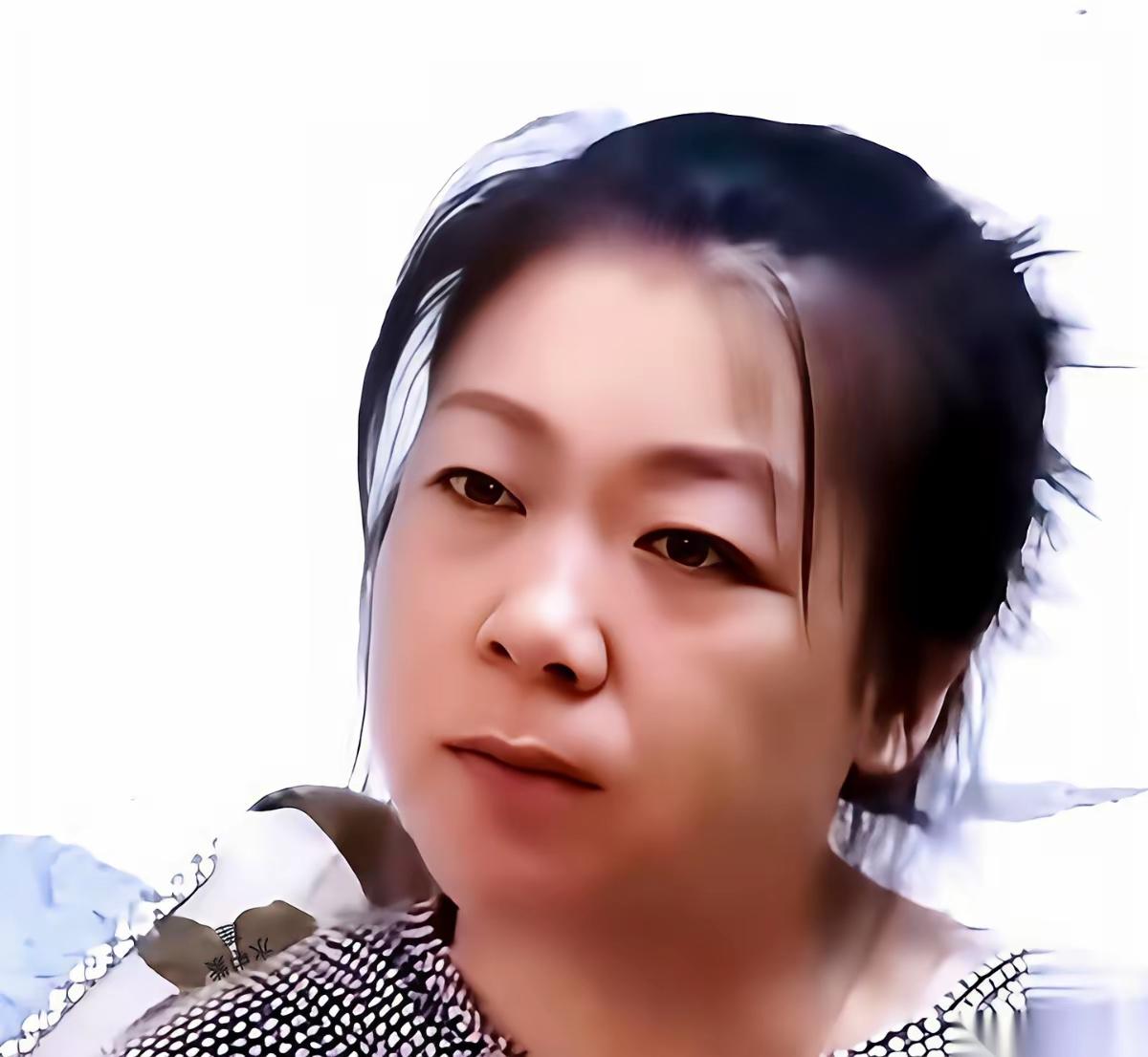 从小到大
没有给莎莎一次像样的旅游
每次提起来
高女士都眼含热泪

为了心爱的小
