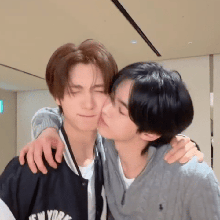 大家能接受自担这样被队友拉着麦麸吗？ 