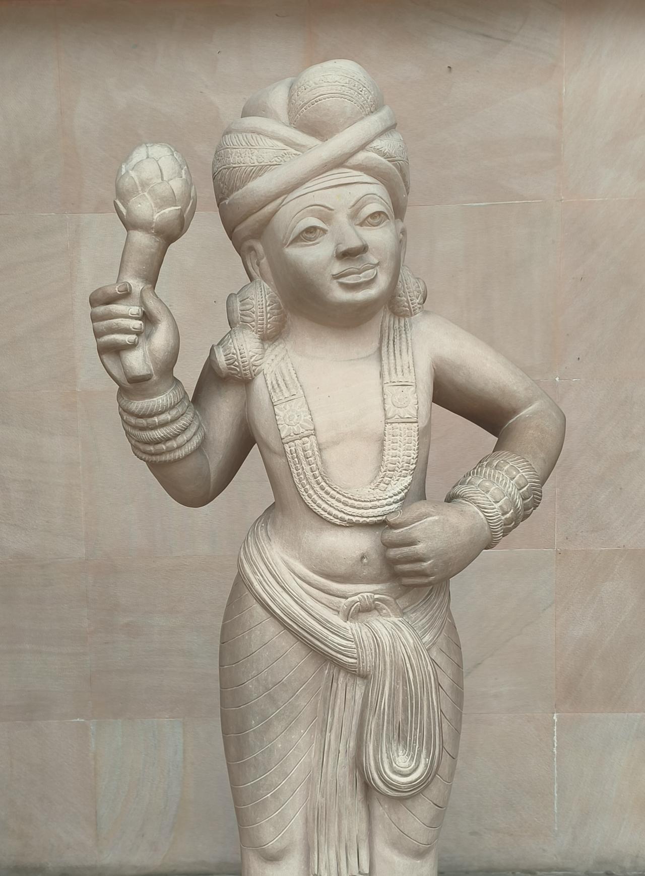 摩哂陀（梵语：Mahendra），印度孔雀王朝时期的佛教传播者，相传为孔雀王朝的