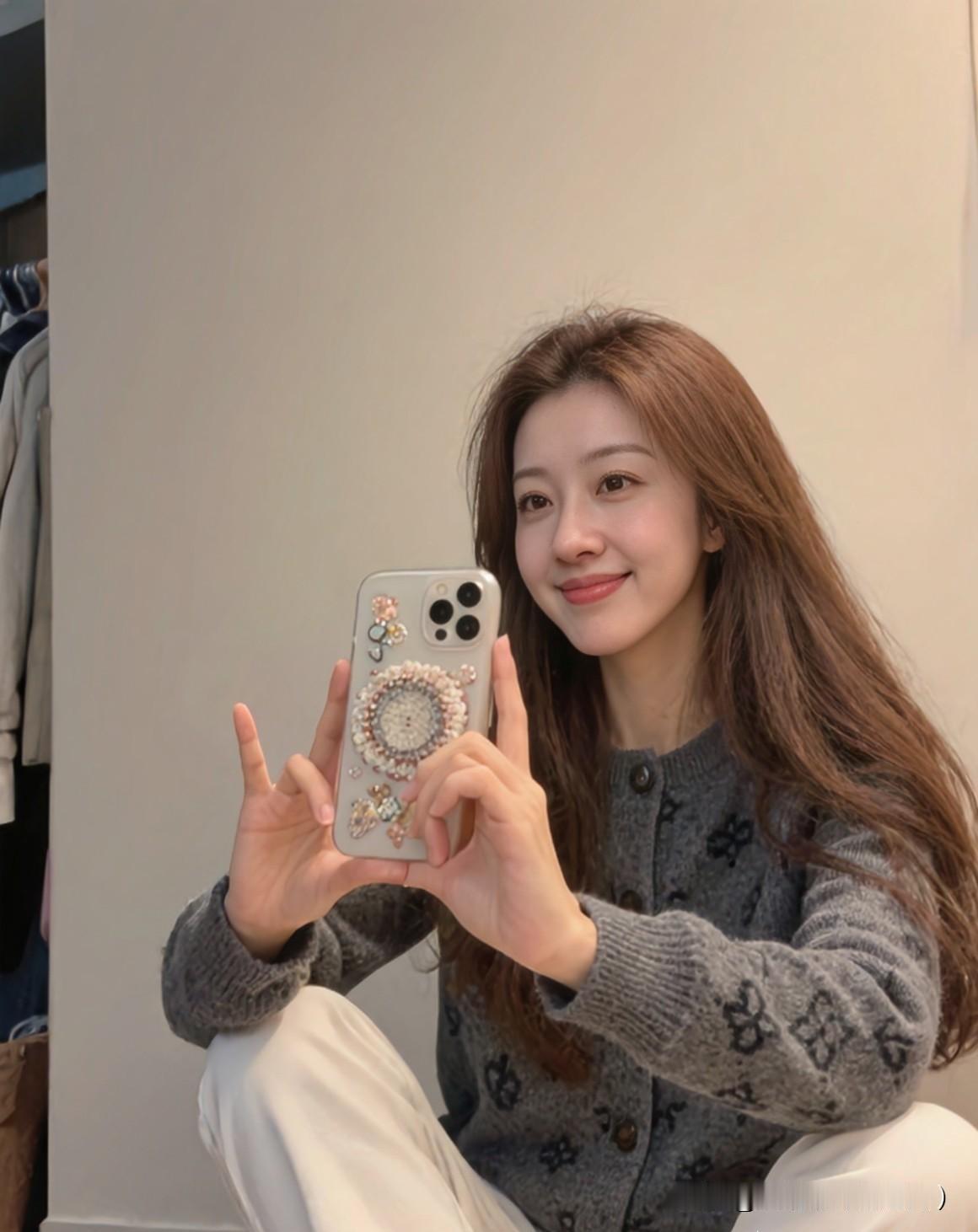 其实，
漂亮是块敲门砖，
但婚姻是场马拉松。
外貌能吸引一时的目光，
但长久的幸