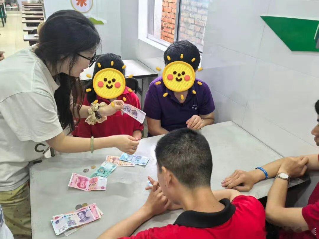 【走出封闭台州以1年9个月温暖陪伴带他们拥抱生活 】这样温暖的个案服务，背后是一