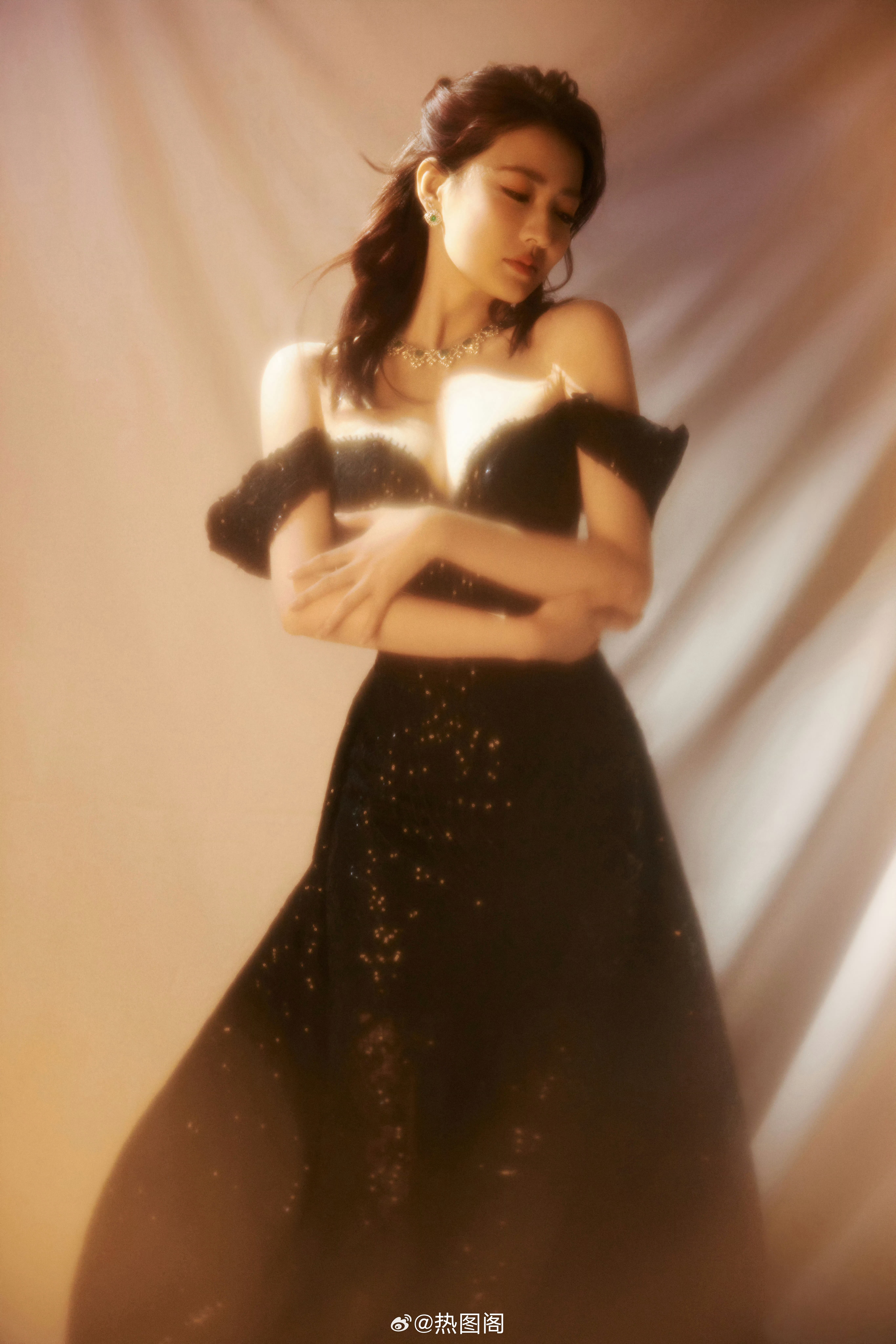 徐璐 x 最新物料拍摄·好身材藏不住 热图阁公众号 