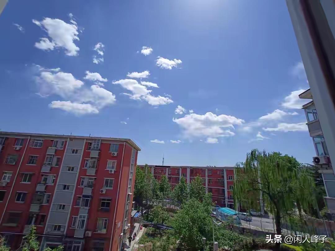 友友问我，看了北京2个月的房子，什么感受？
说实话，疲惫，失望，焦虑，期待，都有