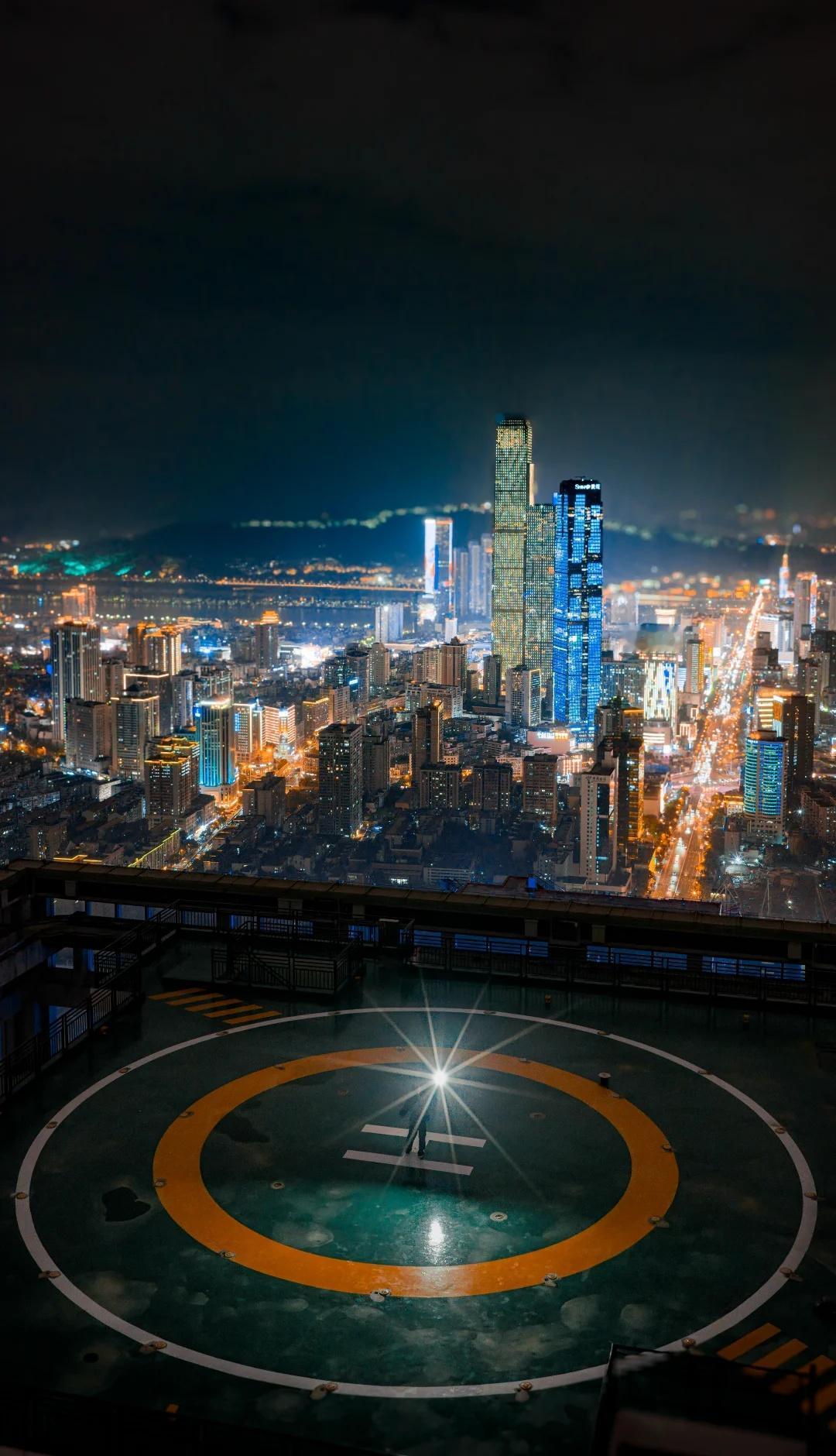 长沙TOP 1绝版机位！高空停机坪拍疯了！
🔥 全城独一份的“王炸视角”
在长