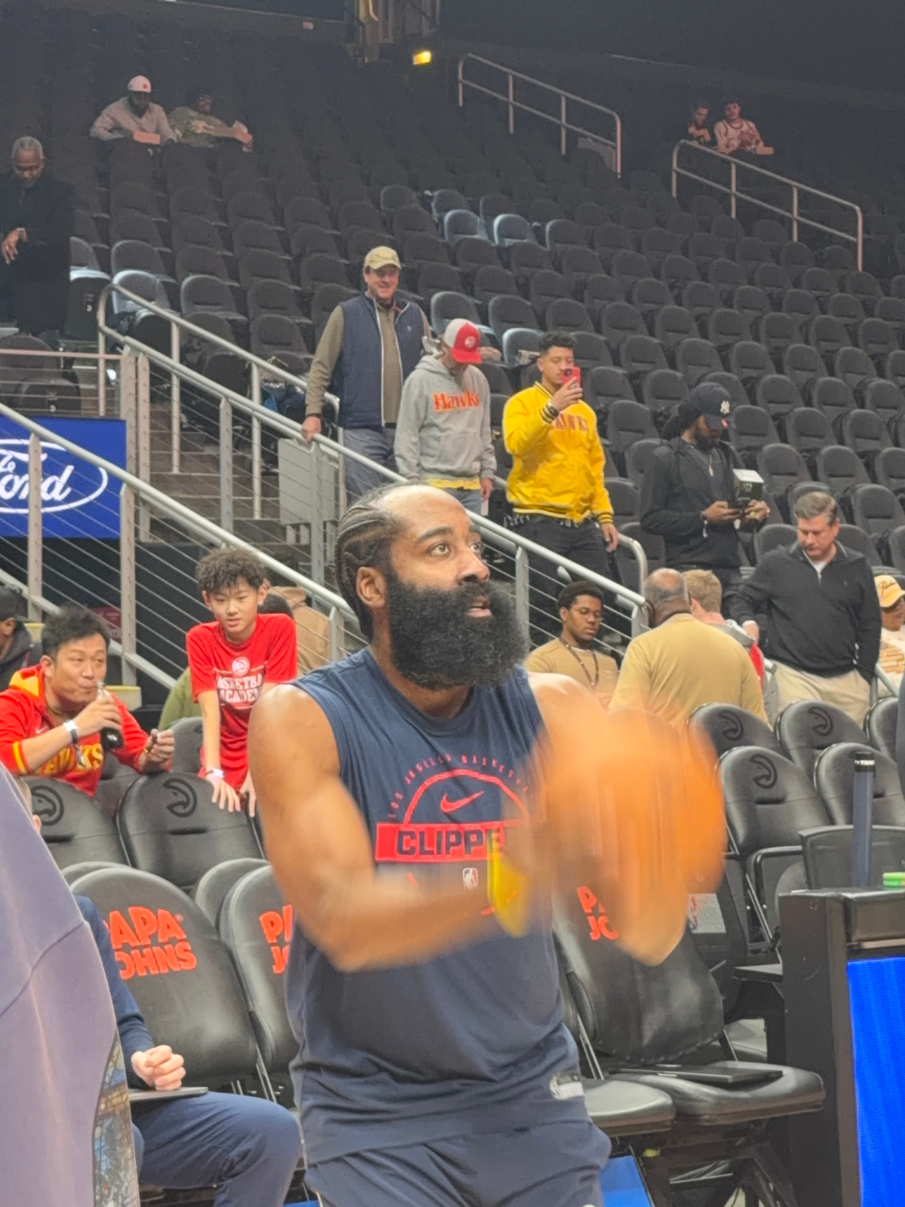 前方报道人气选手哈登出场！chinahawks // 亚特兰大老鹰