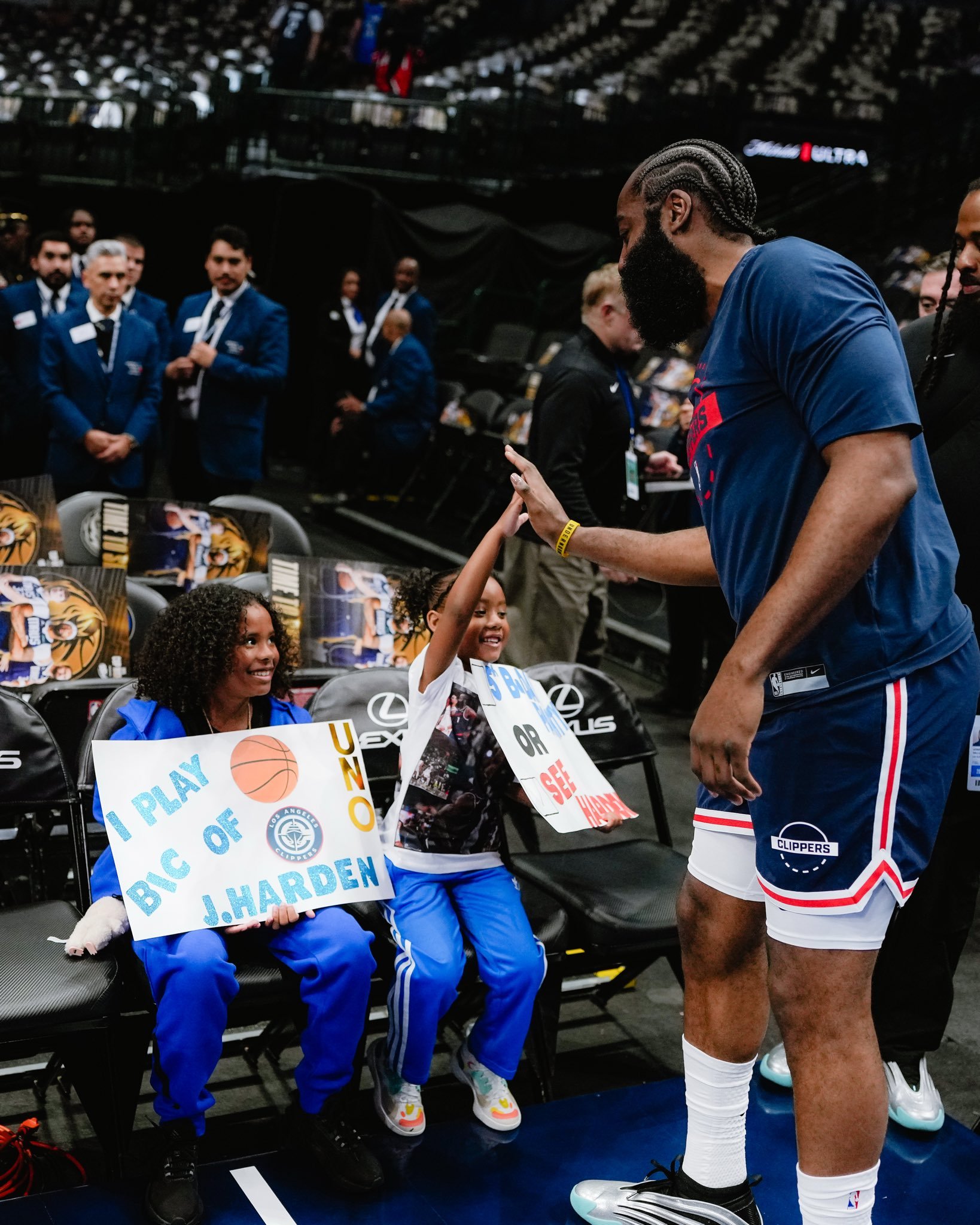 独行侠主场的小登蜜