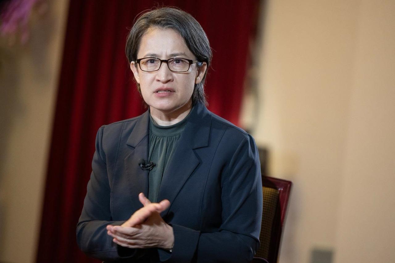 这一次又花了多少钱表演？🐸
日前，台独头目之一的萧美琴“做贼式”去意大利表演后