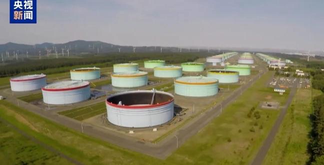 中东那边一闹事儿，日本立马就坐不住了，慌得一批，这不政府刚紧急官宣，要把释放民间