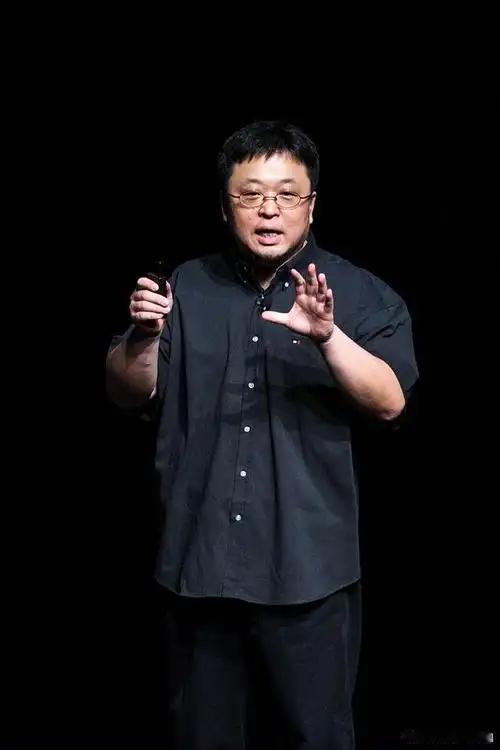 罗永浩首场数字人直播是爆点还是噱头？技术革新抢眼，24小时直播是亮点。但直播的灵