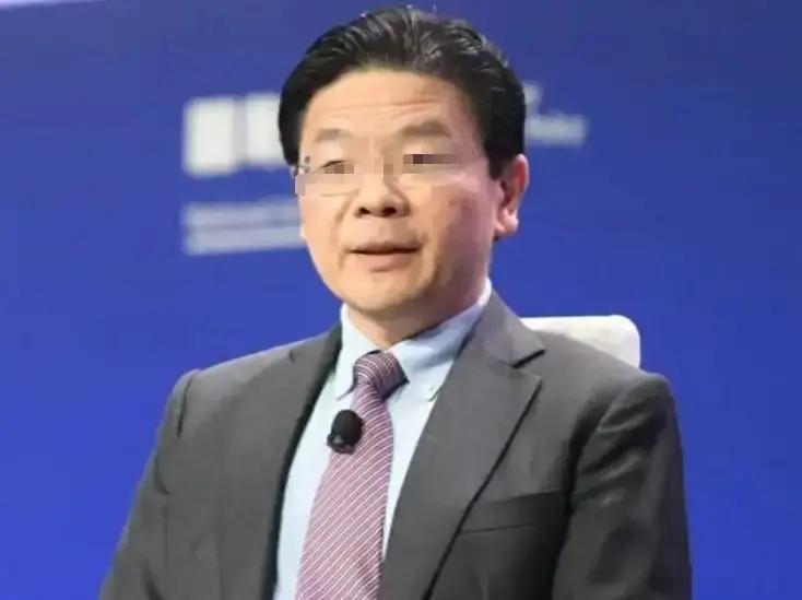 果不其然。
 
新加坡这边有了新动静。
 
他们的一位主要领导人飞去了印度，跟印