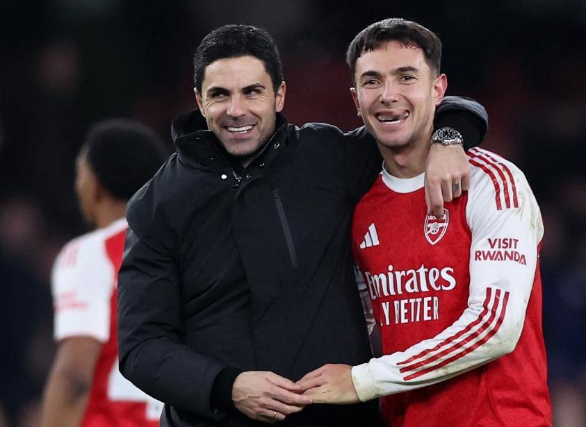 评论员阿兰·希勒展望2026年，他看好阿森纳夺得英超冠军、巴黎夺得欧冠冠军、西班