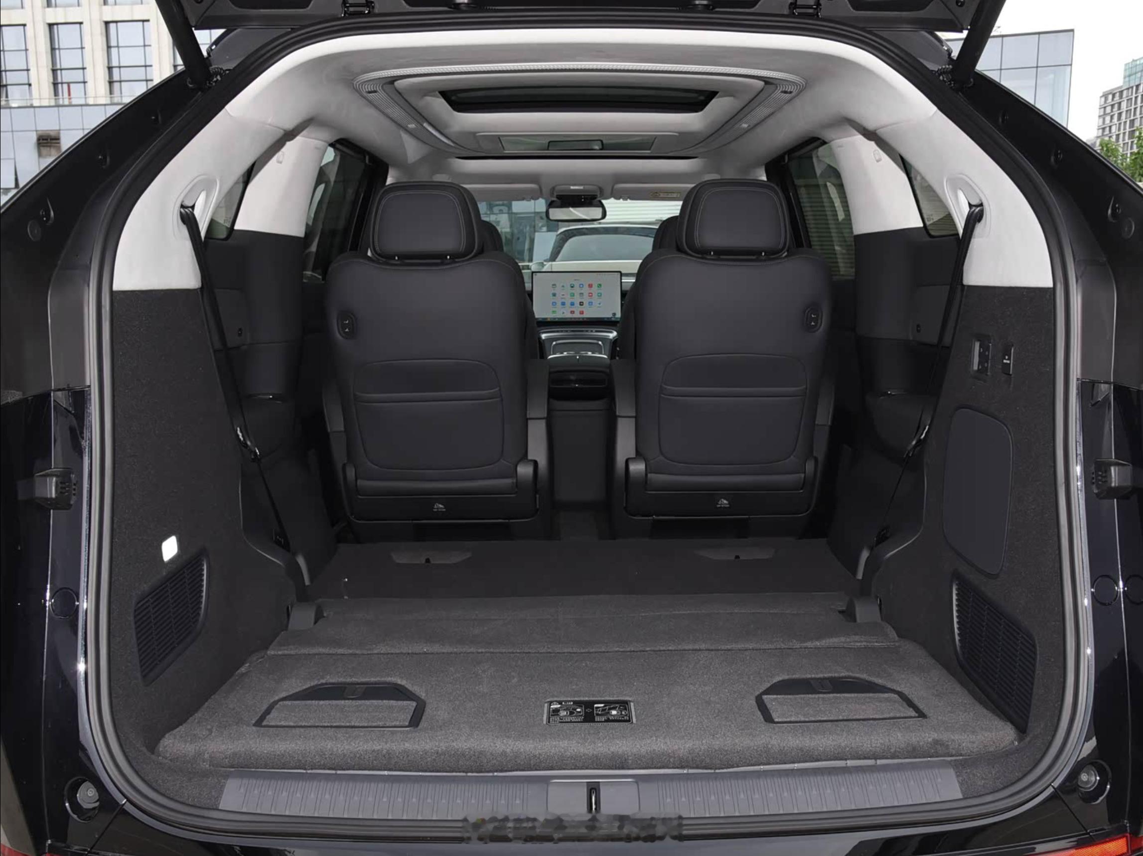 和大家讨论下什么车能同时坐下4个人再装下4台公路自行车？目前我知道的小鹏GX（图