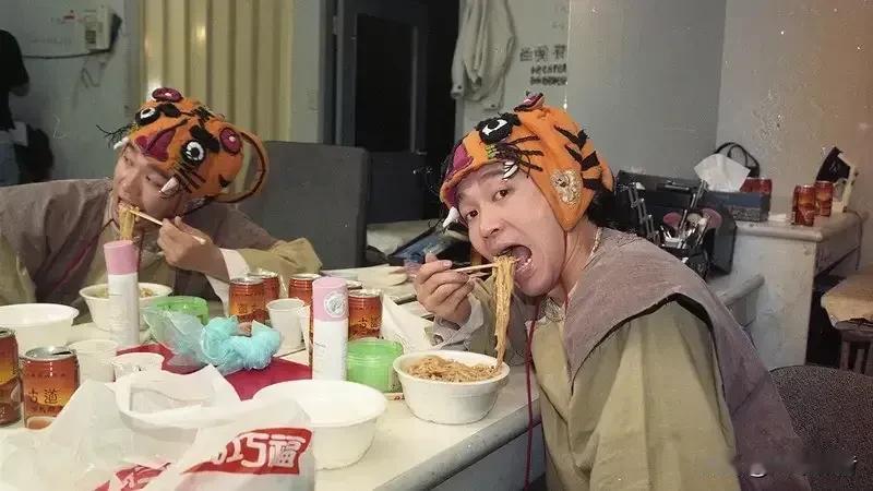 当年的星爷真可爱！！
可惜一去不返了……