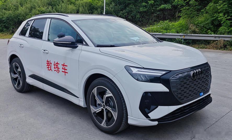 50 还带 Quattro，这个教练车收费肯定贵。 
