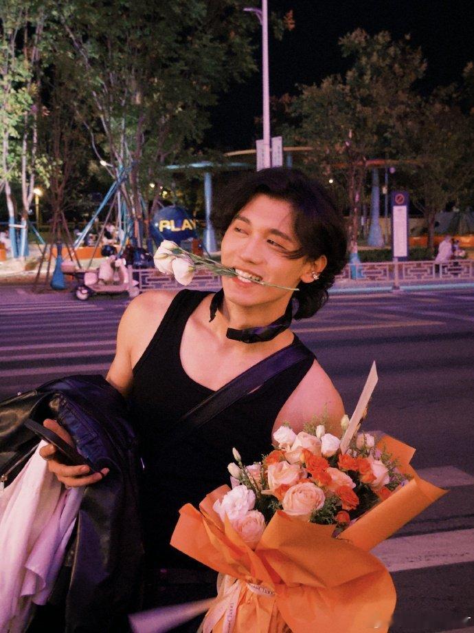 面对 “晋级但无人在意” 的锐评，马韬用实力说话，多样舞台快点安排