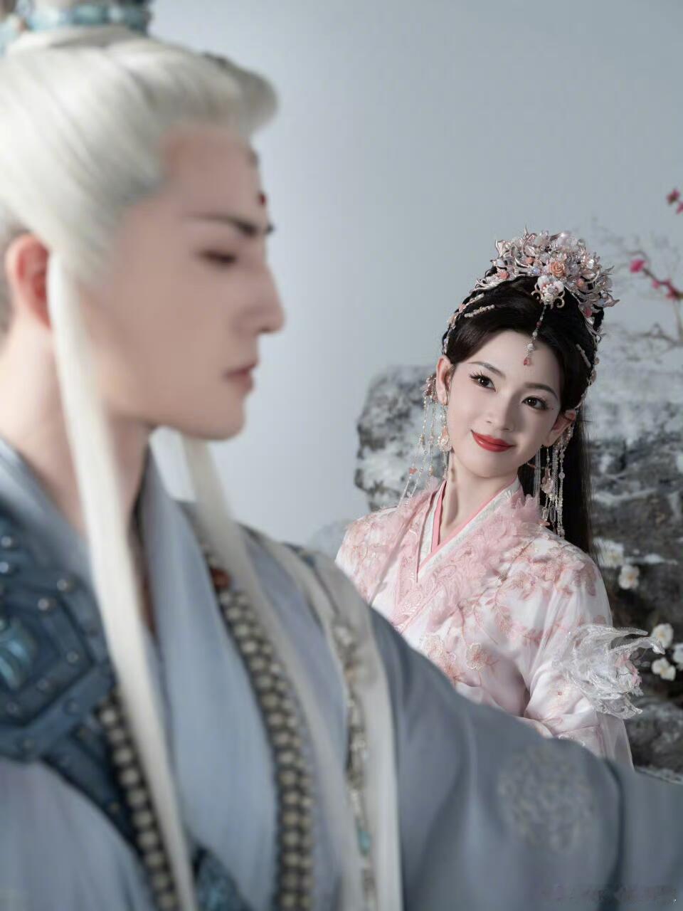 西方桃与普珠壁纸 分享杨仕泽 | 陈瑶 | 