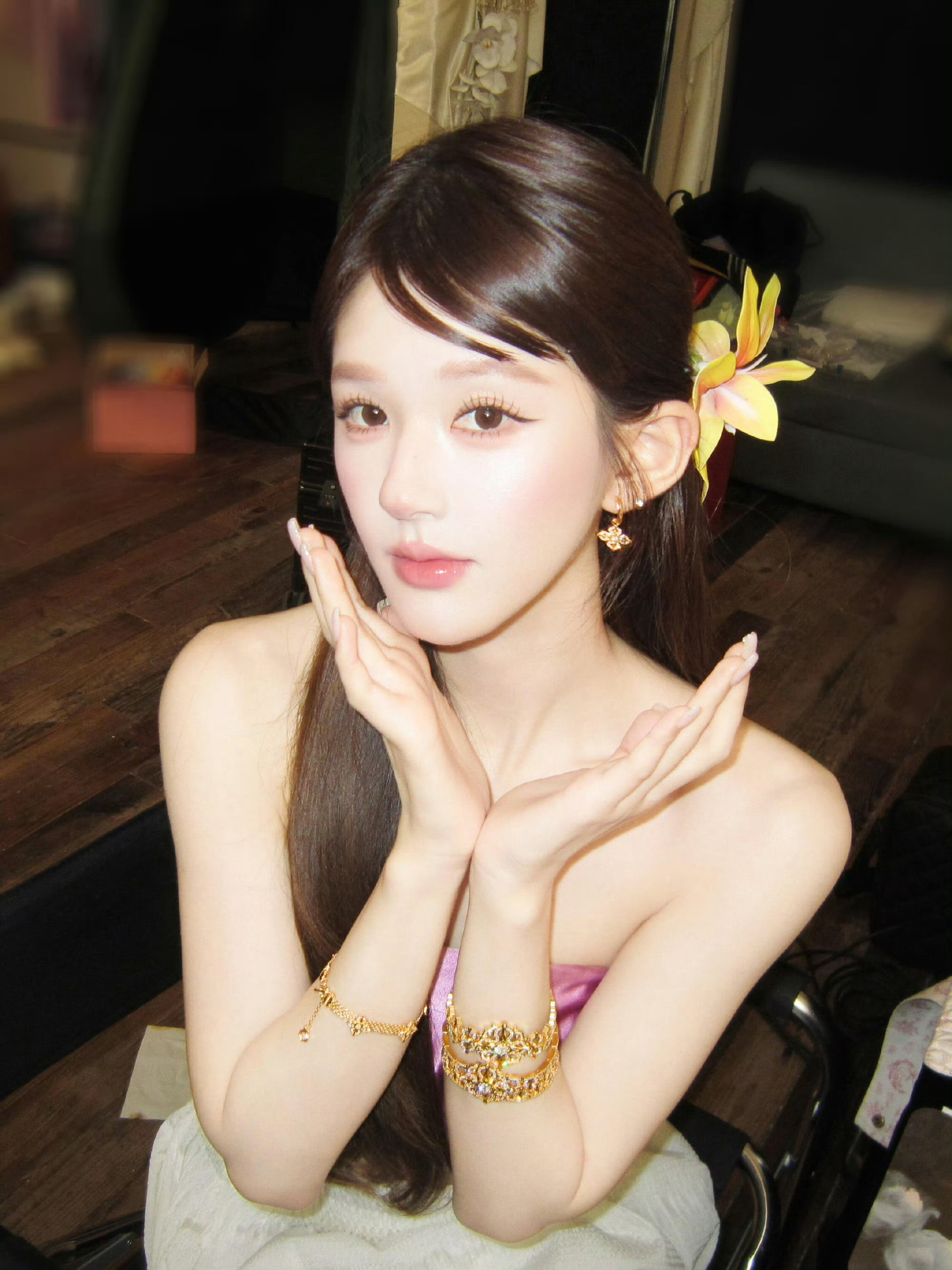 昨天最爱的两张…完全是神颜啊女神🥺赵露思 ​​​