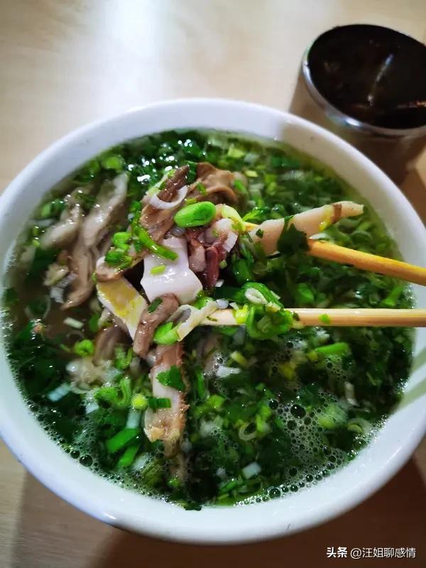 大暑吃什么可以消暑？

老话讲“小暑大暑，上蒸下煮”。这大暑一到，天儿就像个大蒸