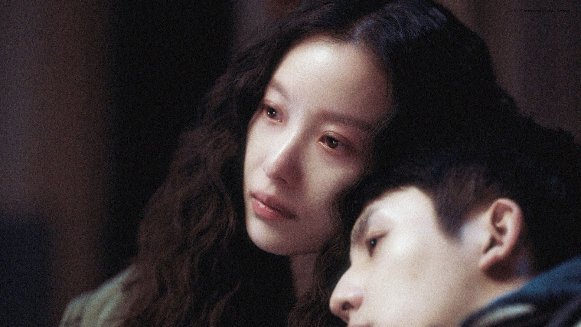 倪妮人生镜头 这场戏确实值得反复看。她的眼神变化，从隐忍到爆发，从克制到释放，每