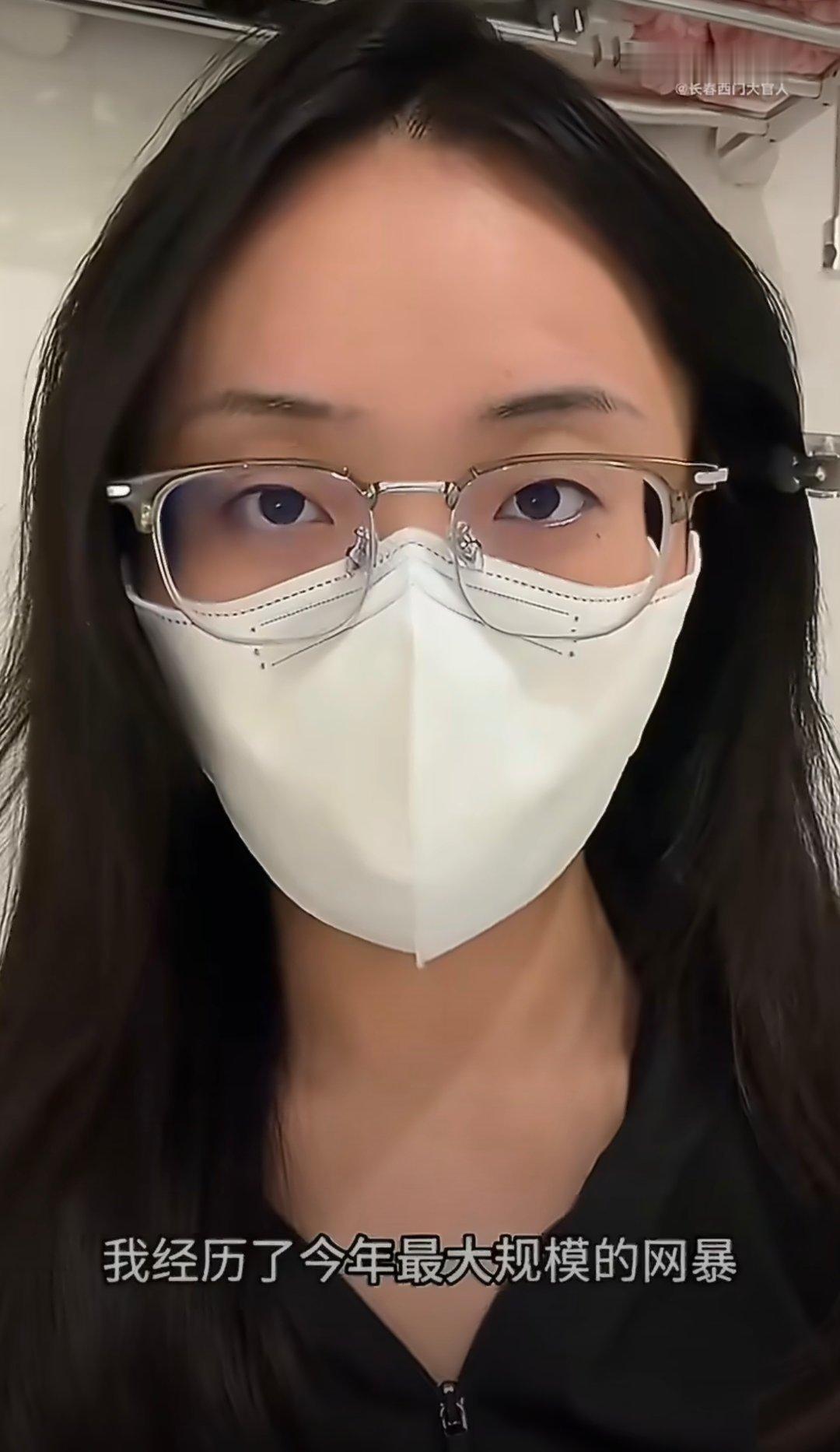 杭州电梯事件涉事女子新账号被处置觉得自己是无辜的，觉得自己被网暴了，觉得都是别人
