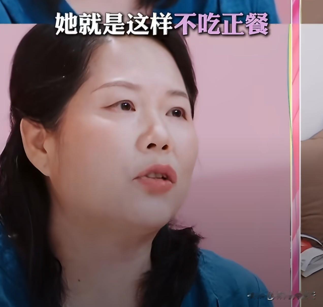 可爱的张家齐说自己总是自我怀疑，可能和她的妈妈有关。
在最新的综艺里，张家齐妈妈