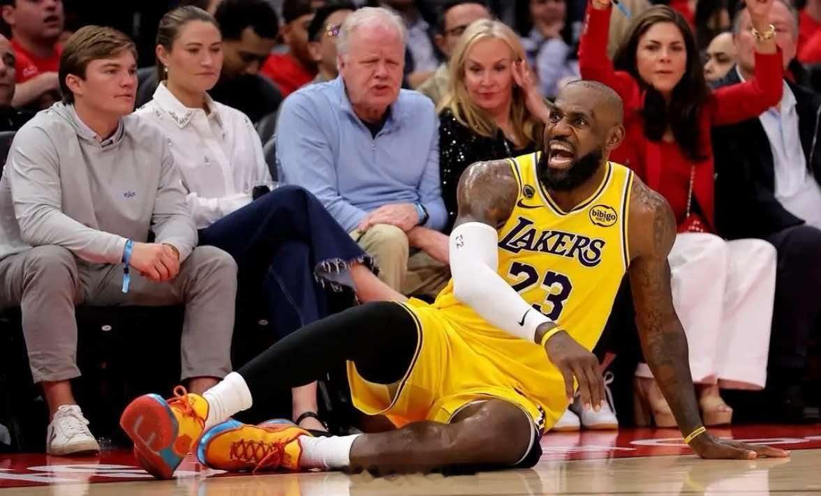 詹姆斯连续16年稳居ESPN前20美媒SleeperHoops统计，勒布朗·詹姆