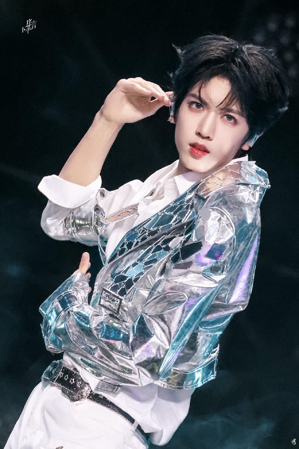 张桂源Lucifer直拍💛张桂源是腿精转世吧爱上张桂源如呼吸一样简单