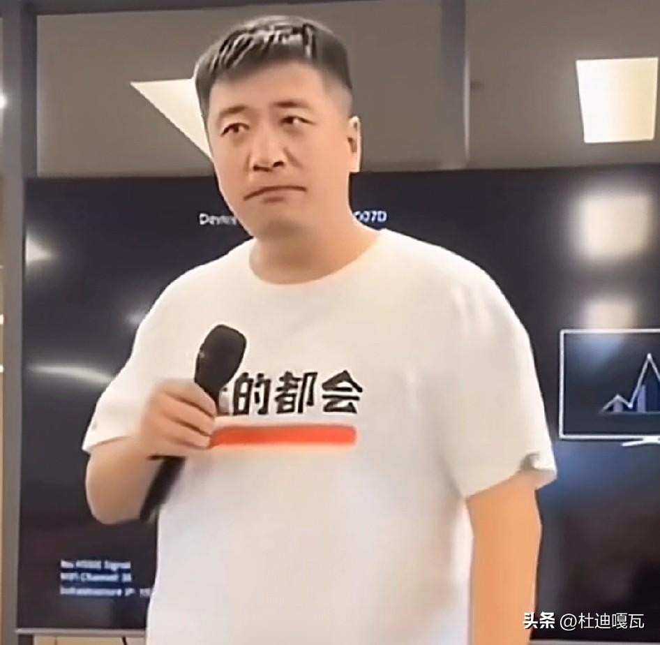 张雪峰最有名的那一句，“你让一个没有出过社会的小孩，让他用三天的时间选择一个他一