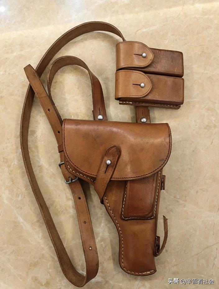 “五四”式手枪是我国设计装备的新中国第一种国产手枪。
它的原型仿制的是前苏联的托