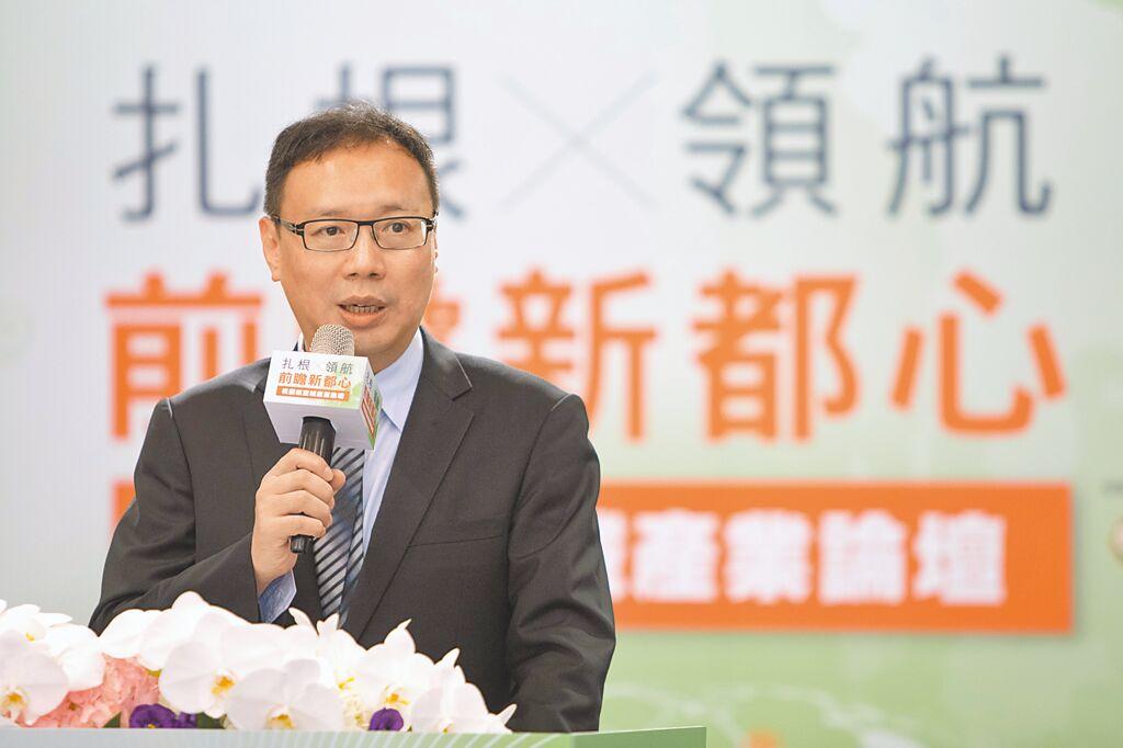 黄适卓在晚间接受采访时表示，他十分感激众多上级的信任，愿意将这份重任托付于他，对