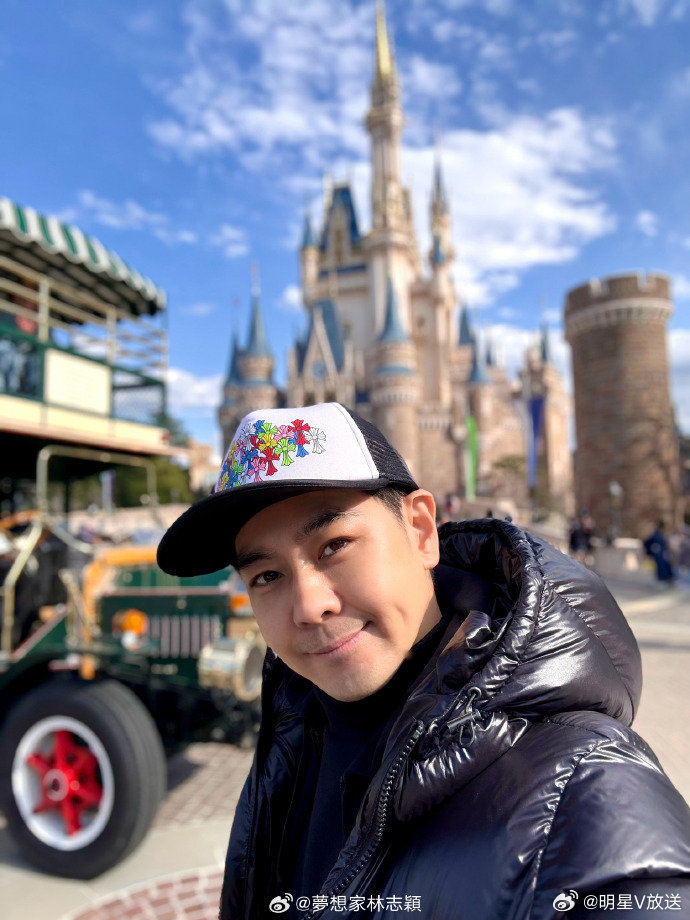 林志颖晒春假旅游照林志颖主题乐园旅游库存照 晒出自己的春假旅游照，以及美景和美食