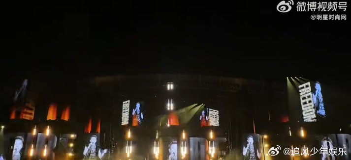 陶喆180度樱花自拍 谁懂啊！陶喆这樱花自拍的操作也太接地气了，为了找个好角度旋