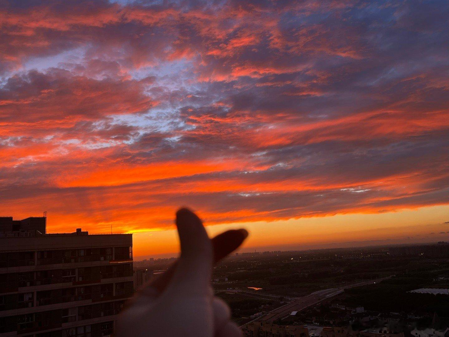 #上海晚霞#多巴胺色的天空[心] ​​​