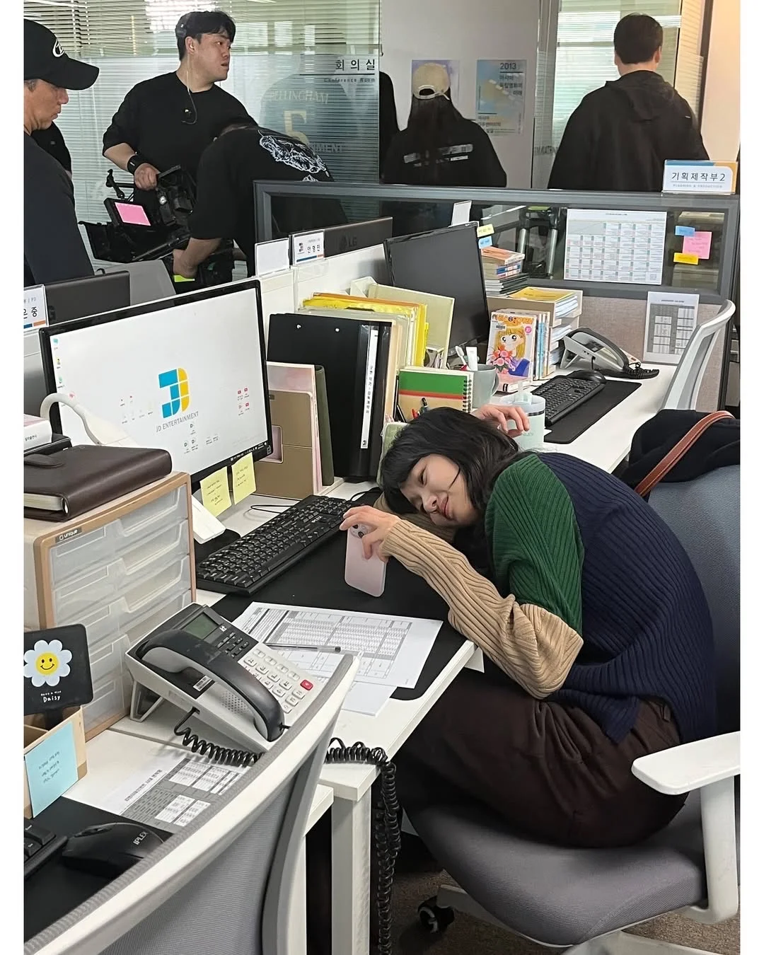 金高银更新片场日常，好舒服的风格
