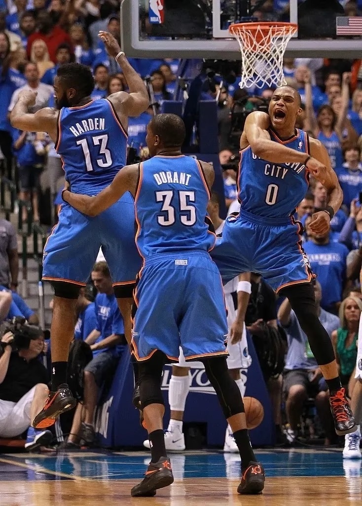 nba曾经的“雷霆三少”，杜兰特、威少、哈登本赛季的出色表现：1、杜兰特——37