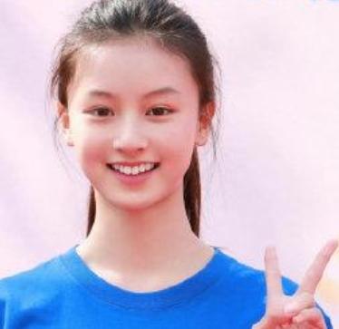 2026年3月13日，新生代演员七七正式进组都市家庭剧《但愿人长久》。
七七本名